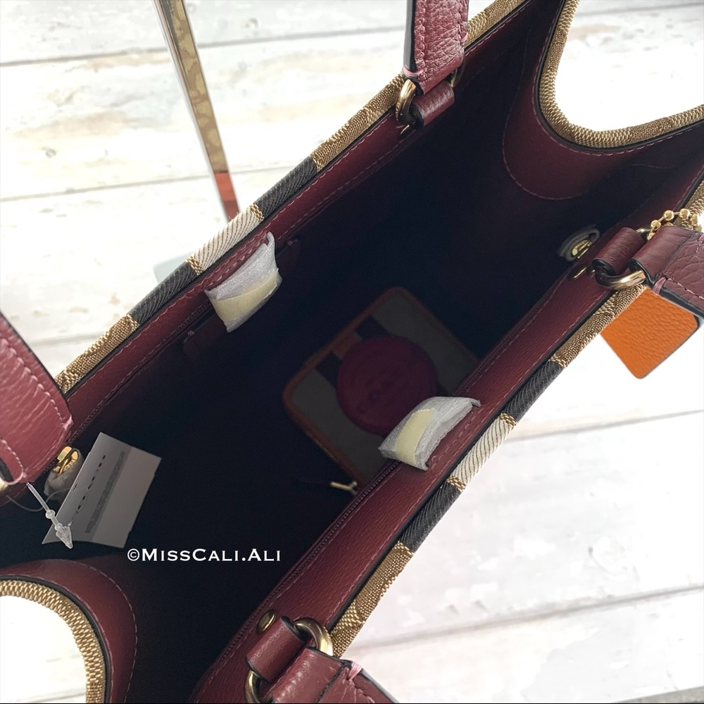 NWT COACH Dempsey Tote Bag In Signature Jacquard With Stripe And Coach Patch - Picture 6 of 16